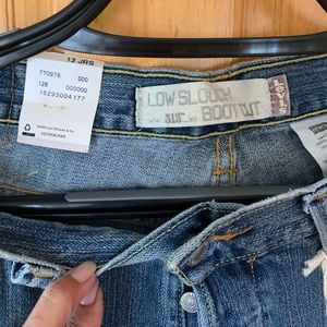 Low slouch levi jeans sz13 jr